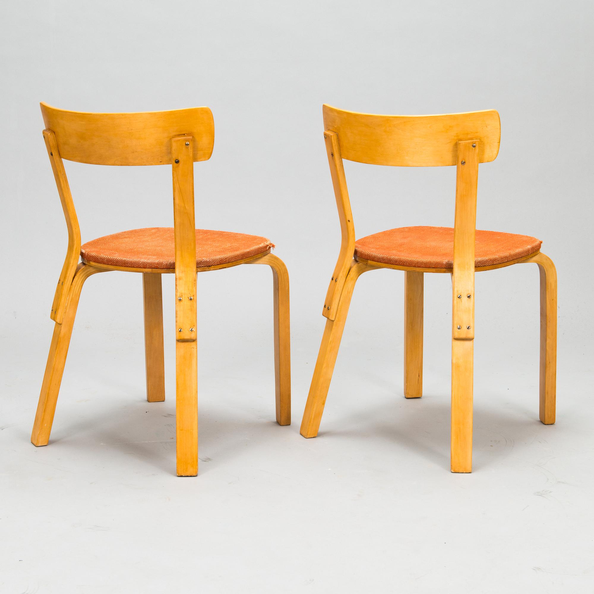 Alvar Aalto, stolar, ett par, modell 69, O.Y. Huonekalu- ja Rakennustyötehdas A.B. 1930/40-tal.