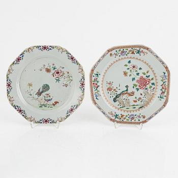 A set of four Chinese famille rose porcelain plates, Qing dynasty, Qianlong (1736-95).