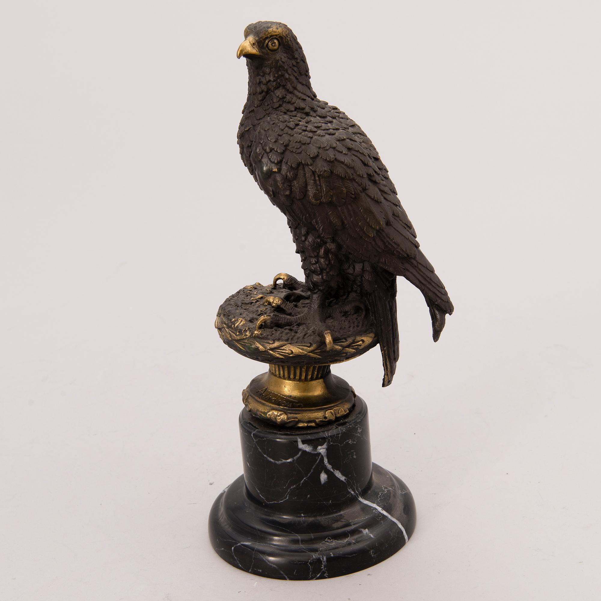 SKULPTUR, patinerad brons, marmorpiedestal.