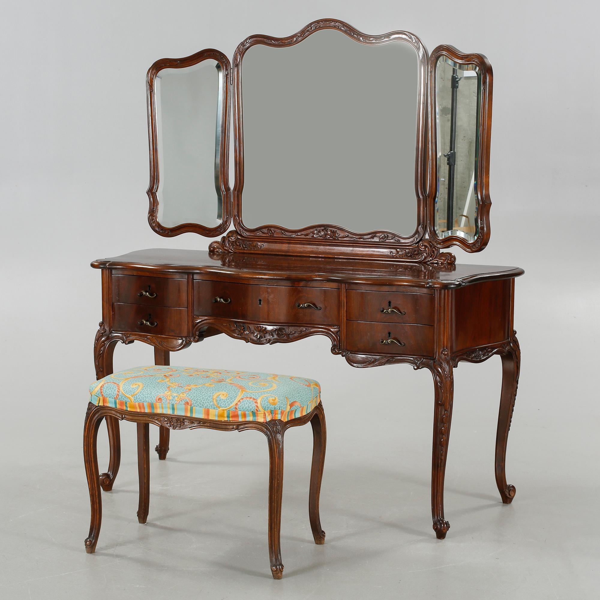 A a makeup table from the first haöf of the 20th century.