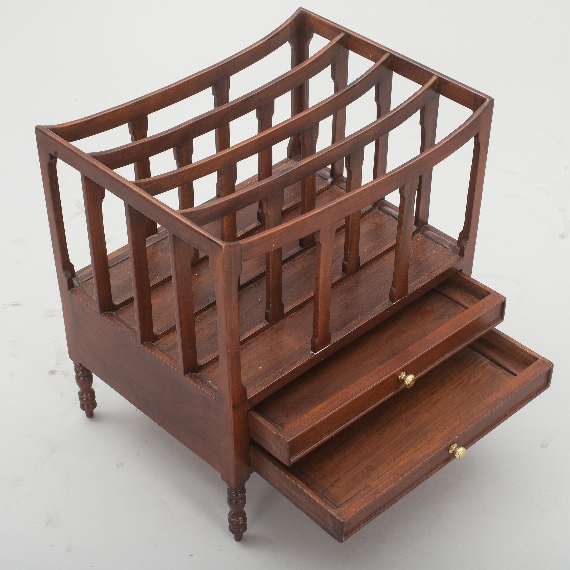 TIDNINGSSTÄLL, sk canterbury, England, 1900-tal.