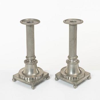 Ljusstakar, ett par, av Carl Petter Eckerström, Västerås 1827, Sengustavianska.