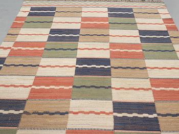 Märta Måås-Fjetterström, Matta, "Vita Rutmattan", rölakan, ca 328 x 189,5-193,5 cm, signerad AB MMF.