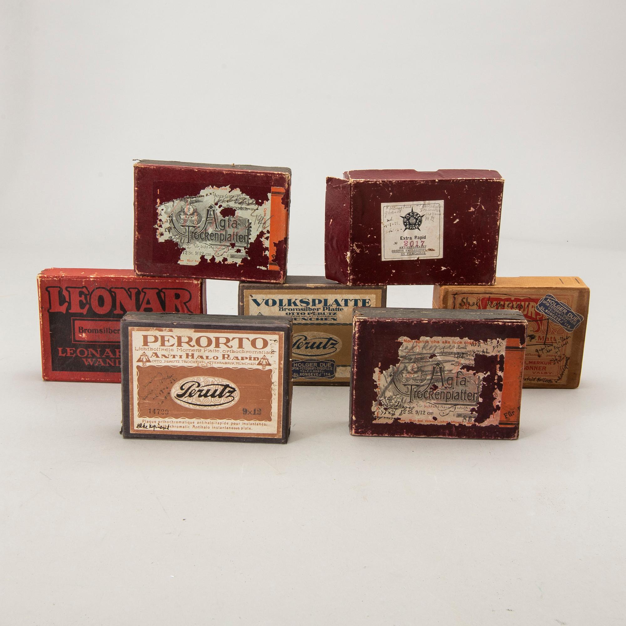 A collection of glassplates, mostly from 1920's Greenland.