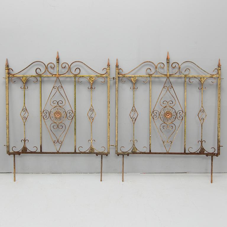 SMIDESGALLER, troligen till balkong eller terrass, 8 delar, omkring 1900.