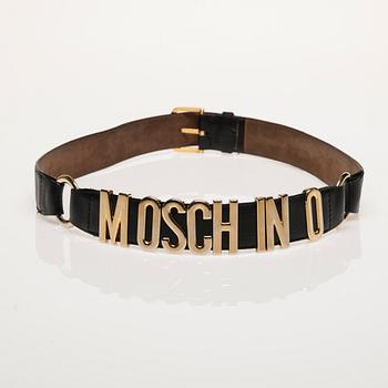 SKÄRP, Moschino.