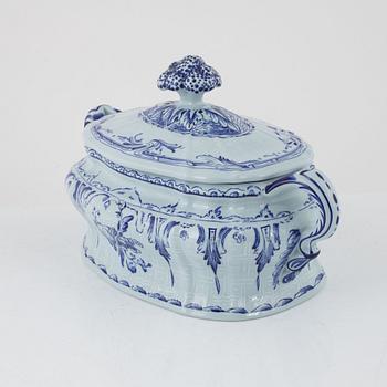 A porcelain tureen, Rörstrand, Sweden, 1976, after original from 1758.