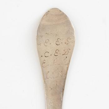 A Swedish 18th century silver spoon, marks of Johan Dragman, Arboga (1701-1746).