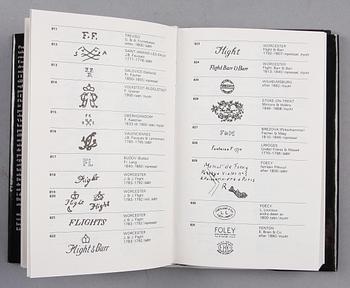 BÖCKER, 5 st, om glas, porslin och keramik, bla "Svenskt porslin 1700-1900" av Helena Dahlbäck Lutteman.