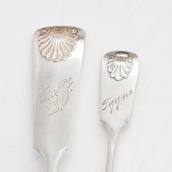 Bestickuppsättning, 24 delar, silver, "Musslan", finska stämplar, Åbo, Tavastehus, Helsingfors 1925-1953.