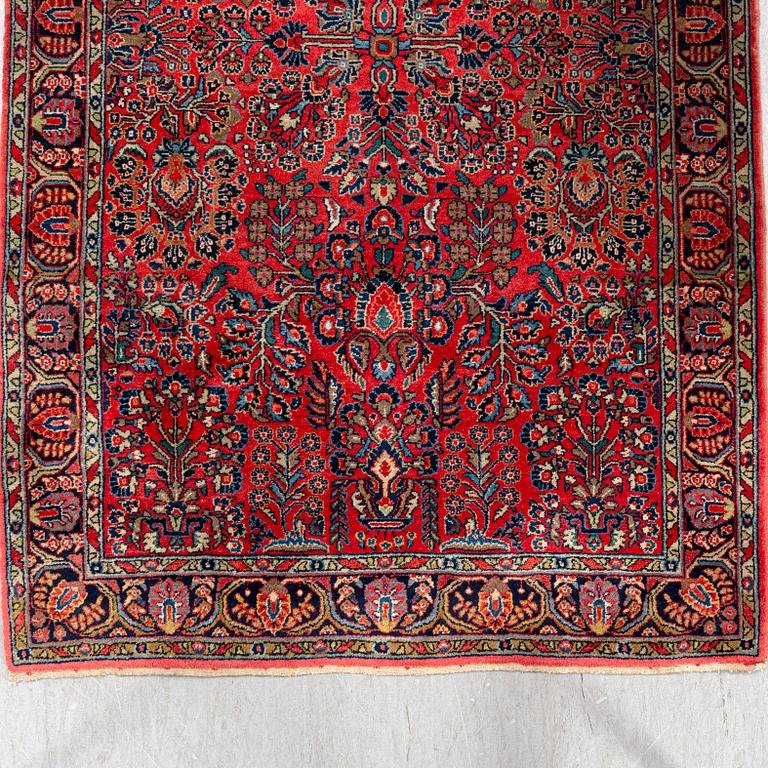 A semiantique kashan carpet ca 214x135 cm.