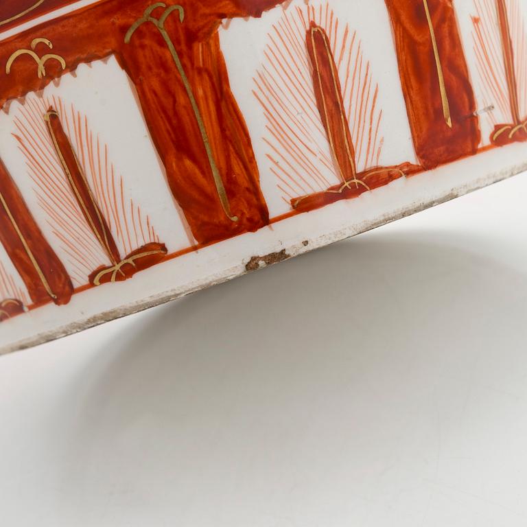 A Japanese porcelain vase from the Meiji period (1868-1912) .