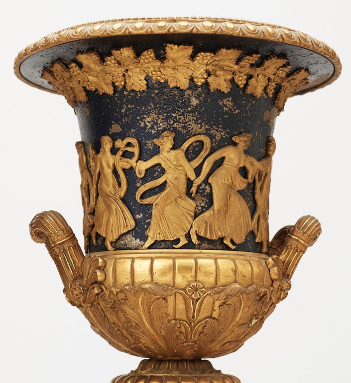 A pair of Empire-style second half 19th century urns.
