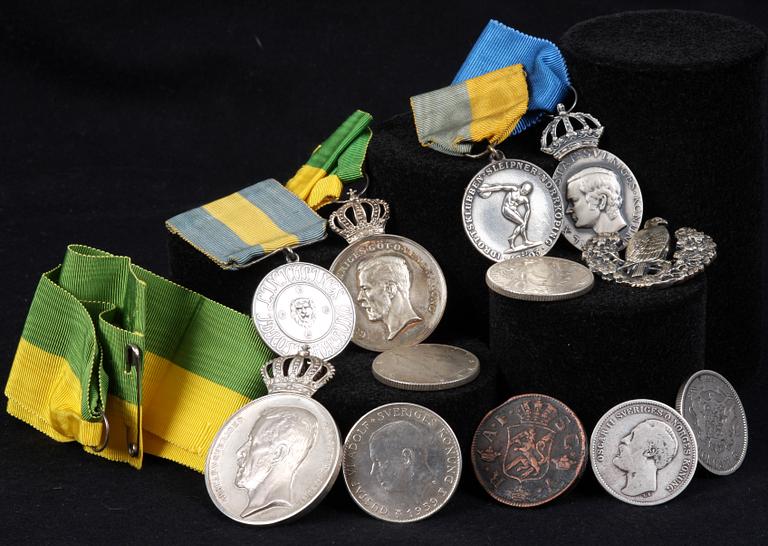 PARTI MEDALJER samt MYNT, 12 delar.