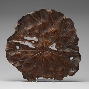 630. A large lotus leaf shaped tray, 19th Century.