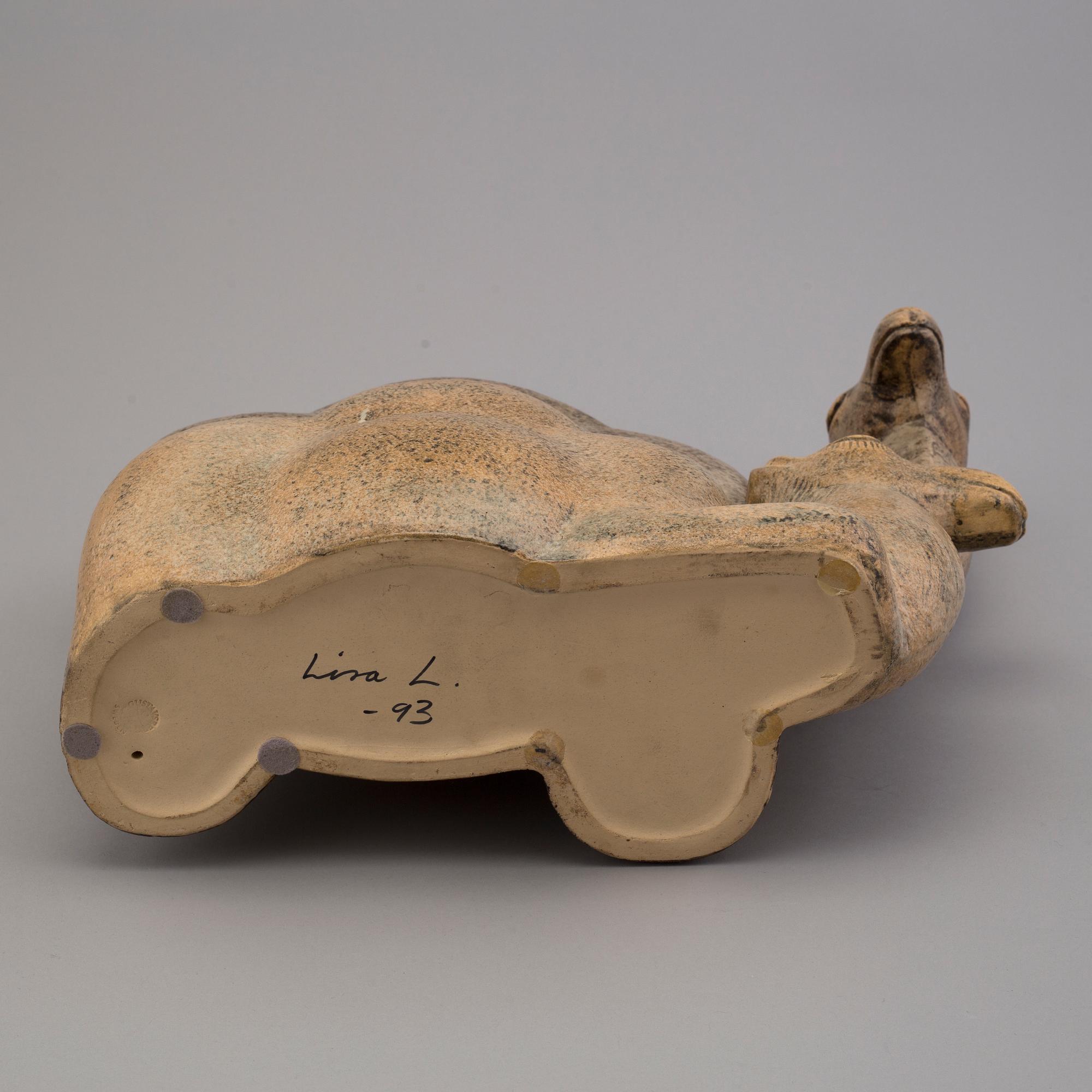 LISA LARSON, figurin, glaserat stengods, signerad Lisa L och daterad -93.