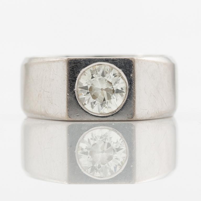 Ring 18K vitguld med gammalslipad diamant 0.91 ct.