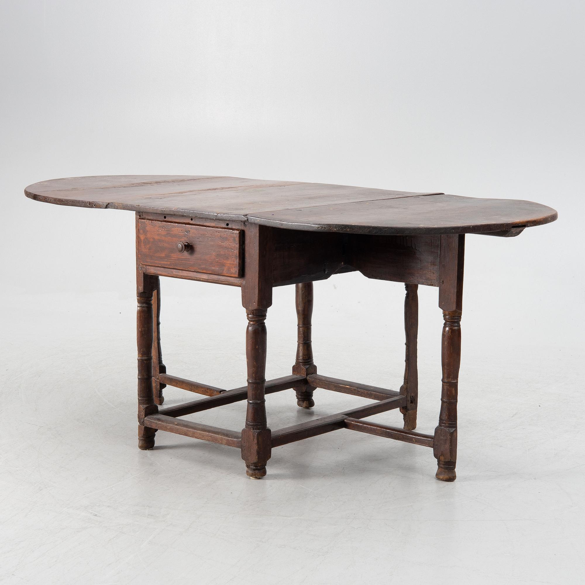 Drop-leaf table, 18th/19th century.
