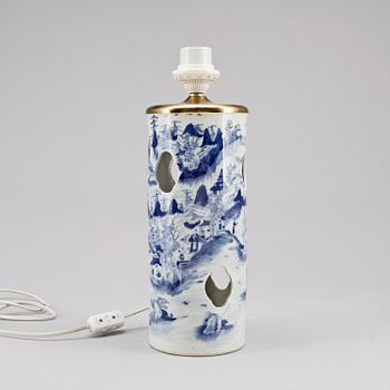 LYKTA/HATSTAND, porslin, Kina, sen Qing, 1900-tal.