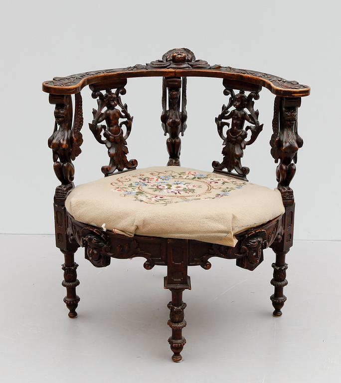 PUDERSTOL, nyrenässans, sent 1800-tal.