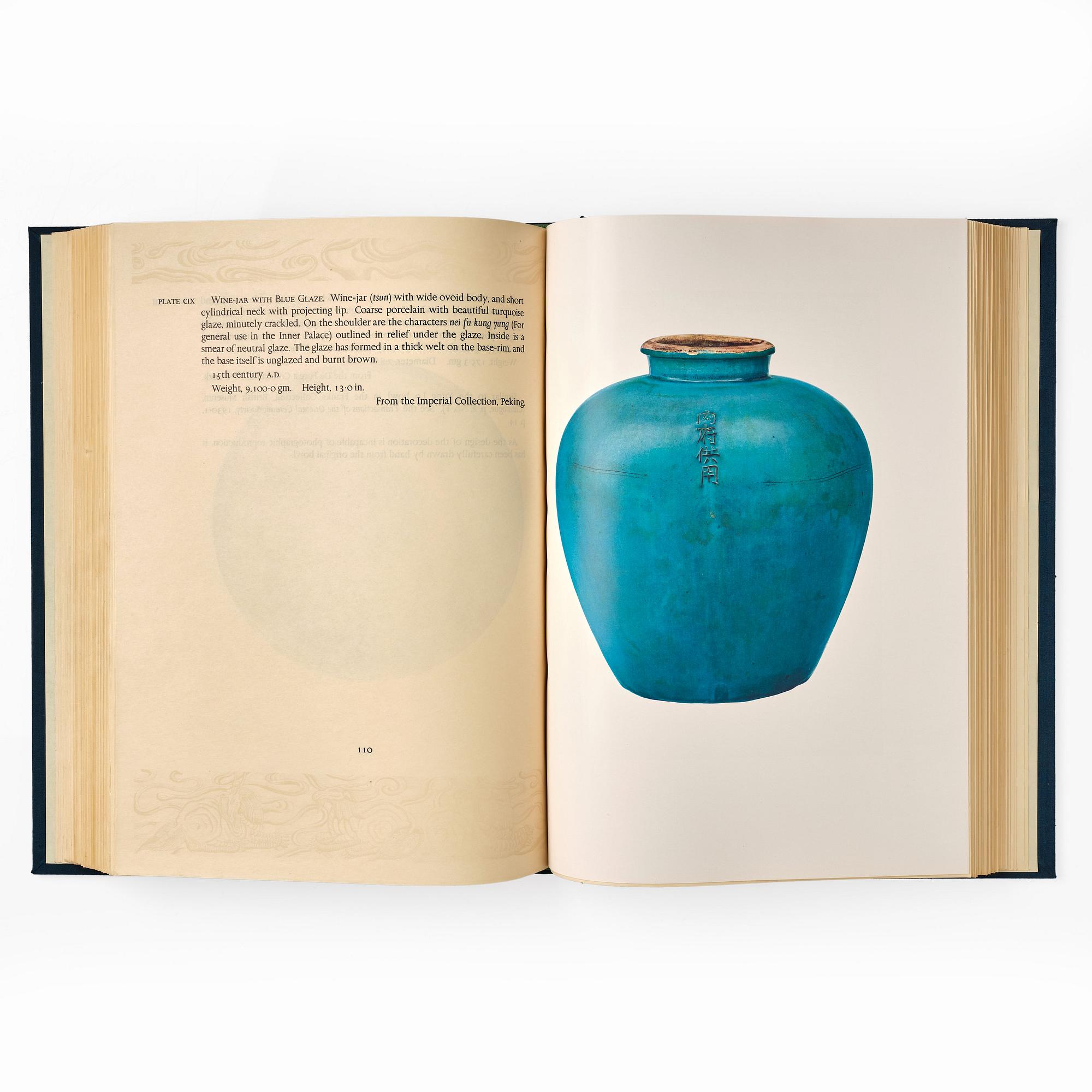 A catalogue of chinese pottery and porcelain in the Collection of Sir Percival David, by R.L. Hobson, 1934.