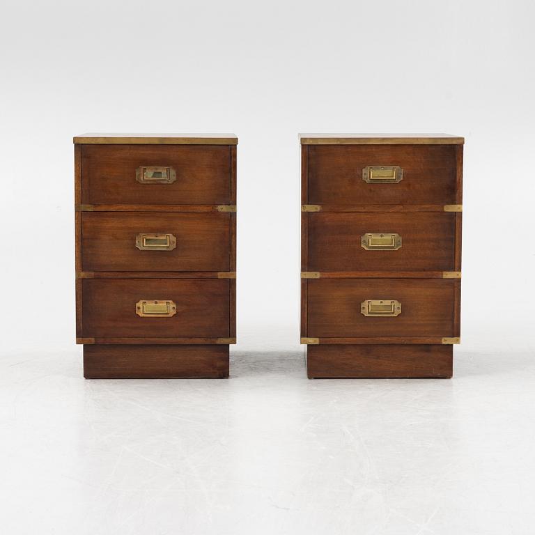 A pair of mahogany veneered bedside tables, Reprodux, England, second half of the 20th Century.