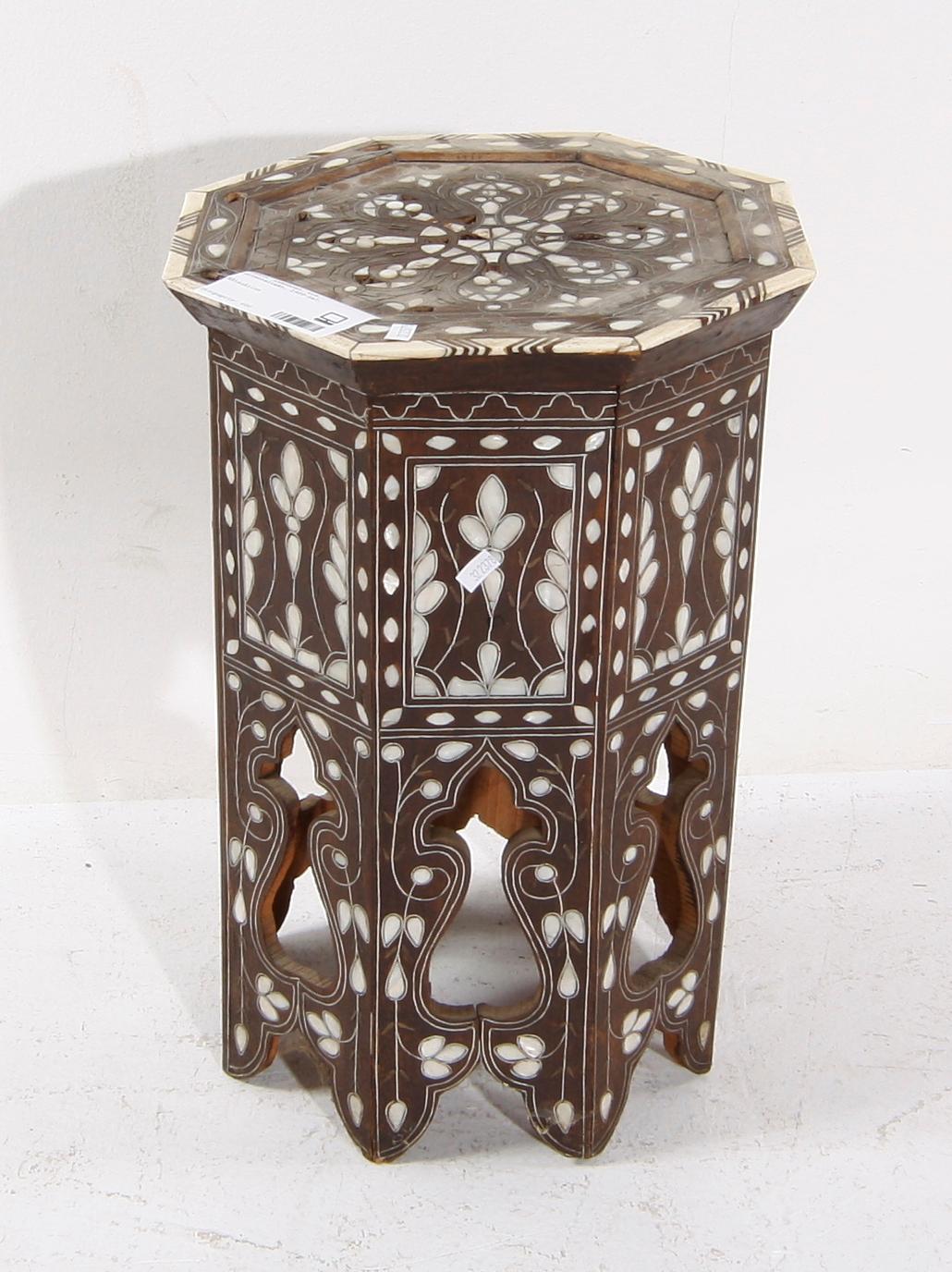 LAMPBORD, trä, orientaliskt, 1900-tal.