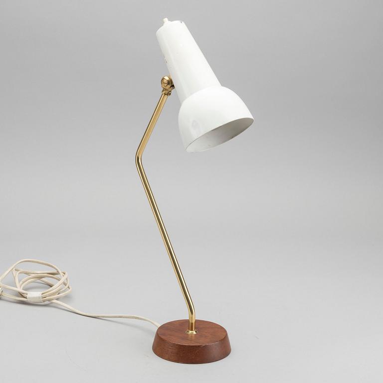 AN EWÅ TABLE LAMP.