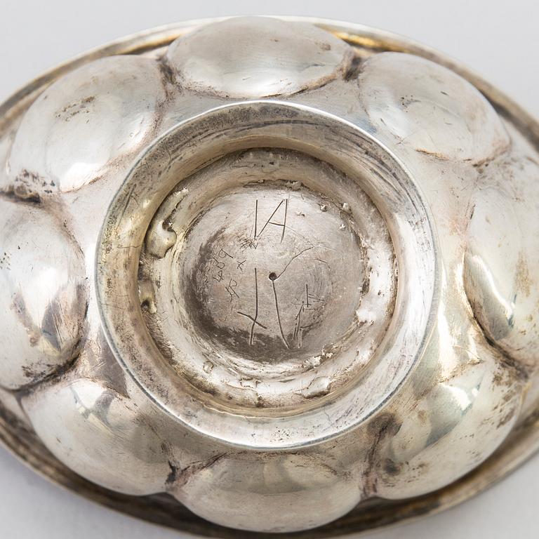A SWEDISH SILVER BOWL, mark of Johan Söderdahl, Söderköping 1778. Weight ca 65 g.