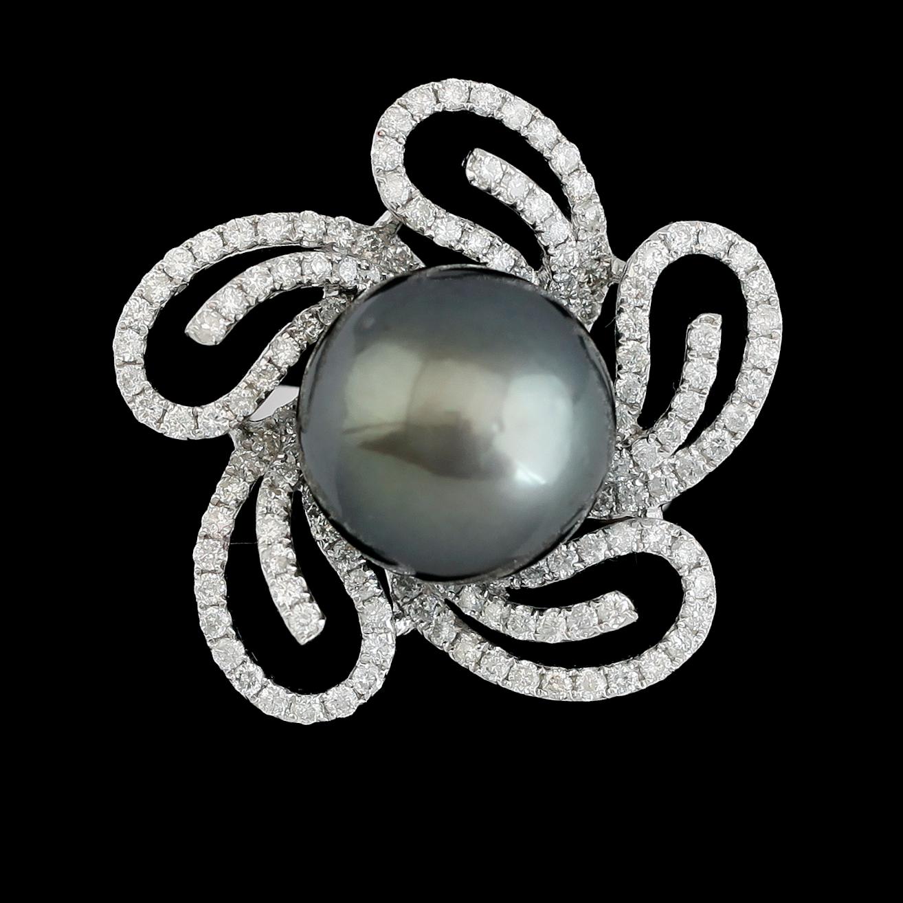 RING, 18K vitguld, diamanter tot ca 1.18 ct, gråtonad odlad pärla.