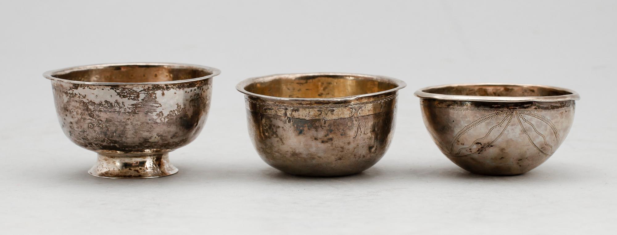 SUPKOPPAR, 3 st, silver, 1700-/1800-tal, bla Stockholm. Tot vikt 47 g.
