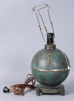 BORDSLAMPA, patinerad metall, 1930-tal.