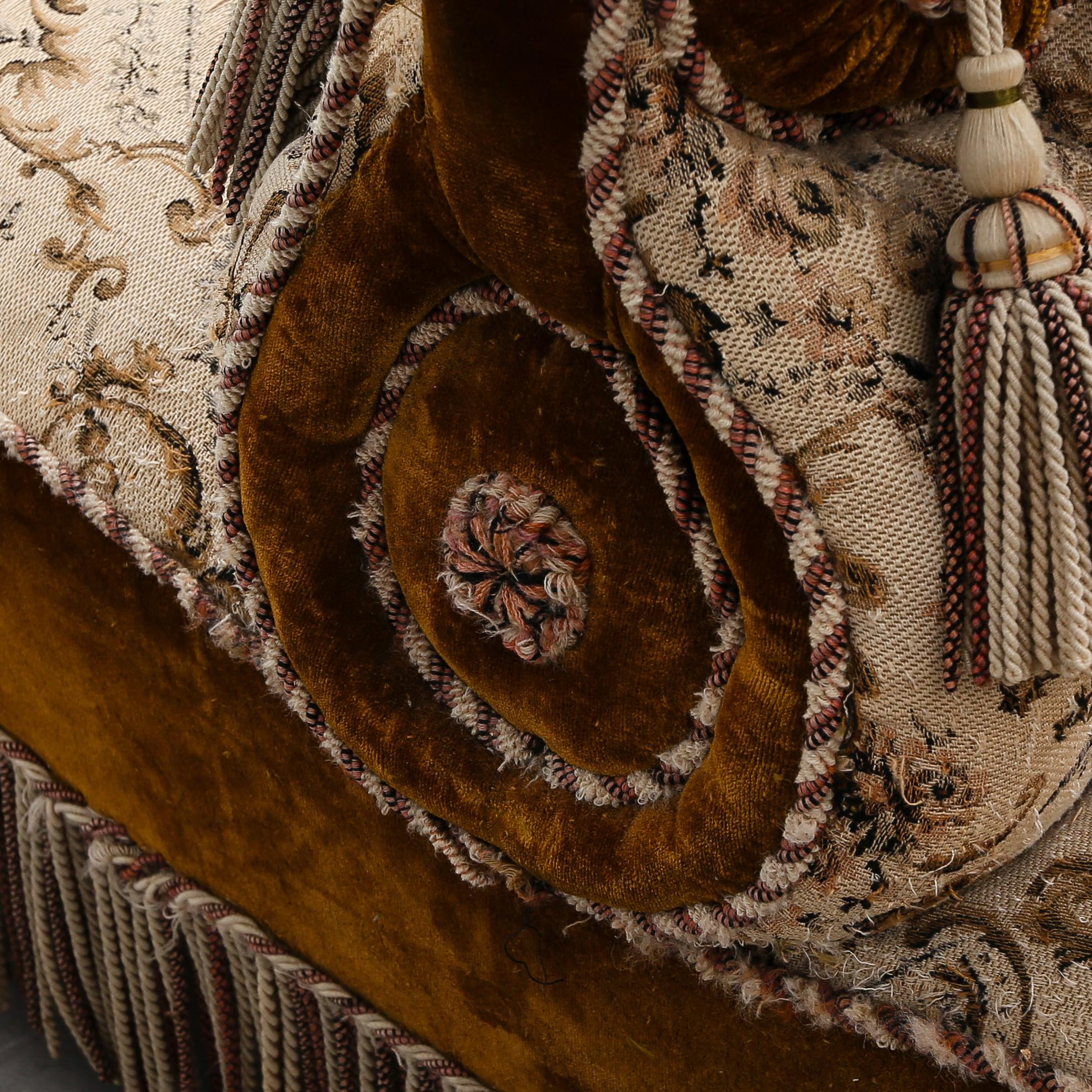 FÄSTMANSSOFFA, tapetserarstil, sent 1800-tal.