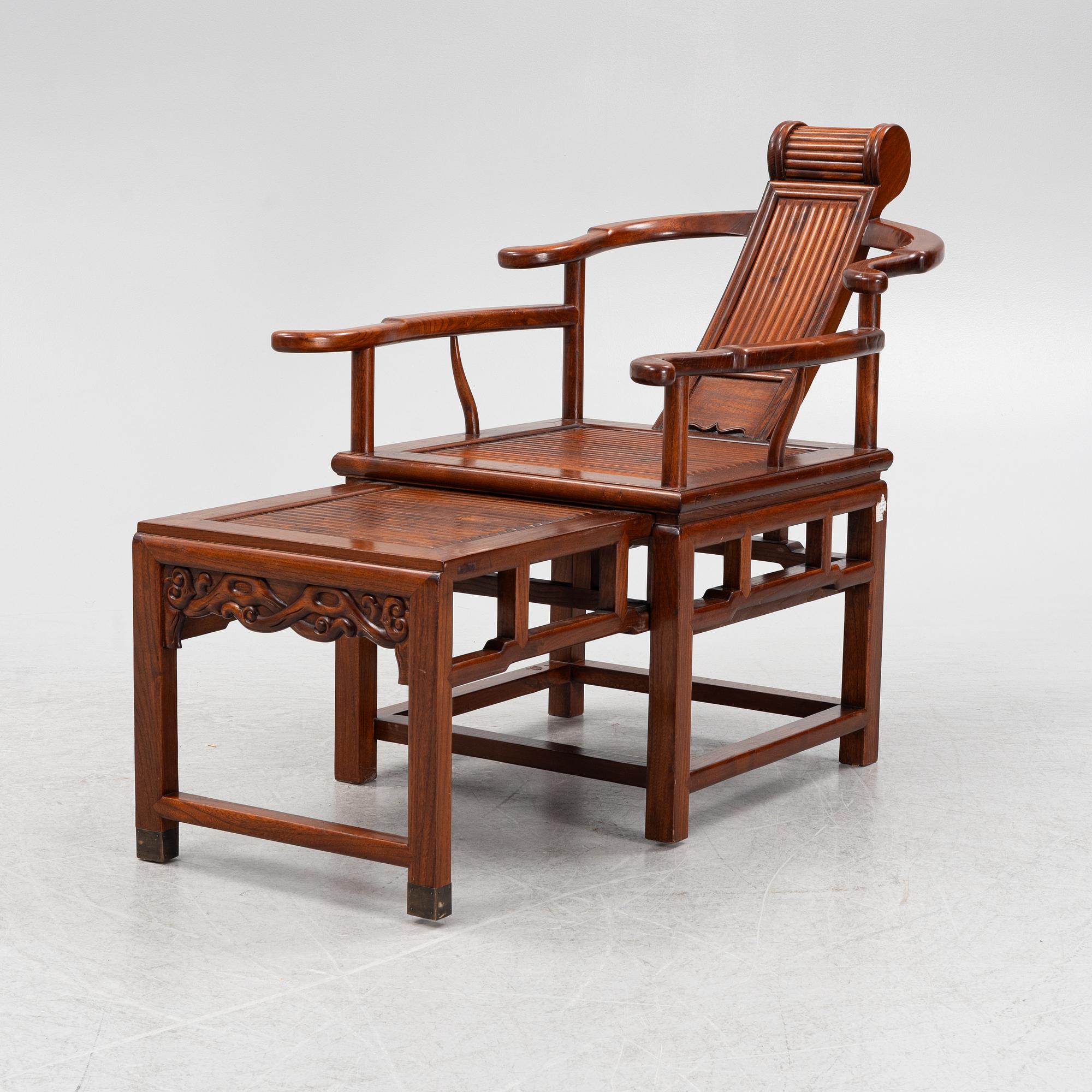 A hardwood resting chair, 20th century.