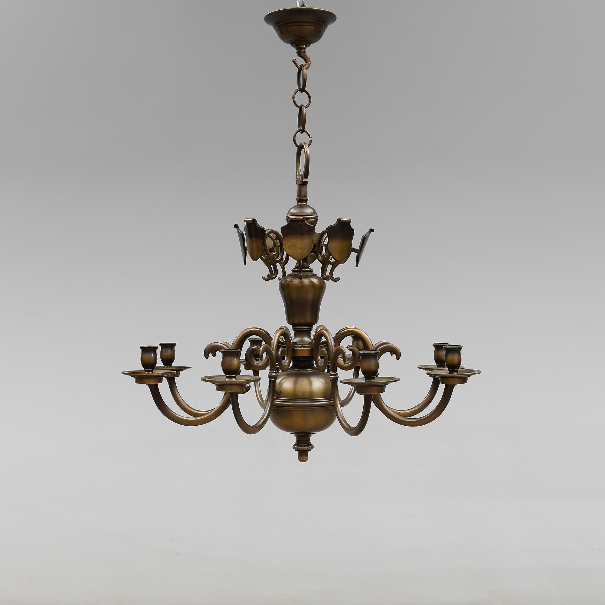 TAKLAMPA, barockstil, 1900-talets första hälft. Höjd ca 65 cm.