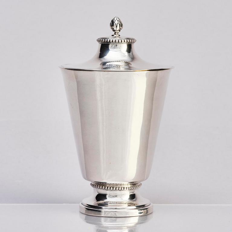 A Swedish parcel-gilt silver cup with lid, mark of Arvid Floberg, Stockholm 1787.