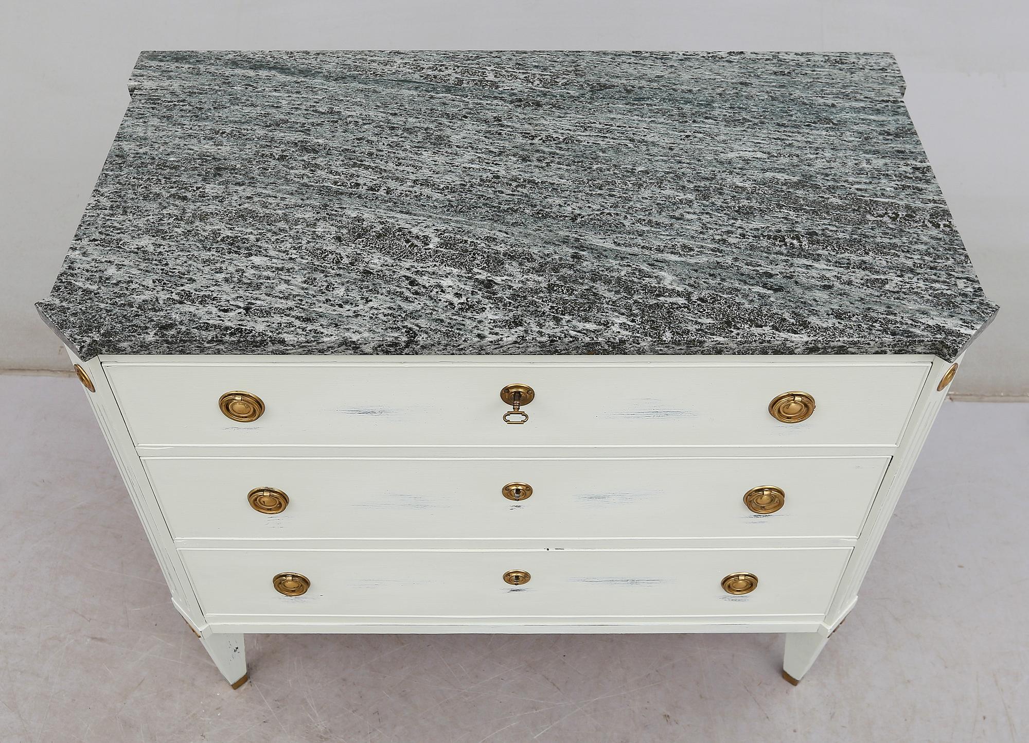 BYRÅ, gustaviansk stil, 1900-talets andra hälft.