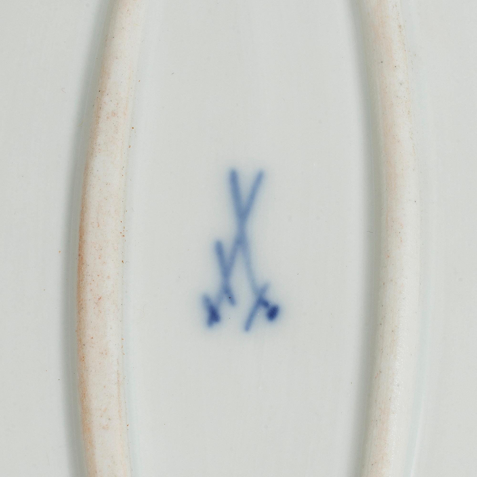MEISSEN, a pair of porcelain serving dishes, Germany, early 20th Century.