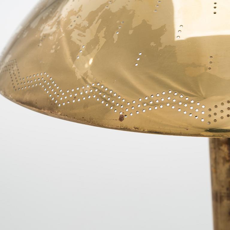 Paavo Tynell, A mid-20th century '5061' table lamp for Taito Finland.