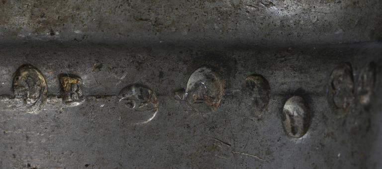 MÅTTKANNOR, 4 st samt TEKANNA, tenn.