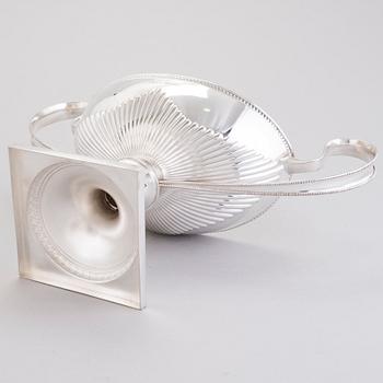 HEDELMÄMALJA, uushopeaa ja lasia, Suomen Kultaseppä oy, Turku 1900-luvun alkupuoli.