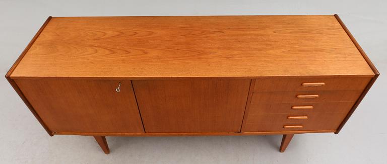 SIDEBOARD, 1900-talets mitt.