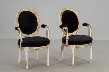 KARMSTOLAR, ett par, gustaviansk stil, omkring 1900.