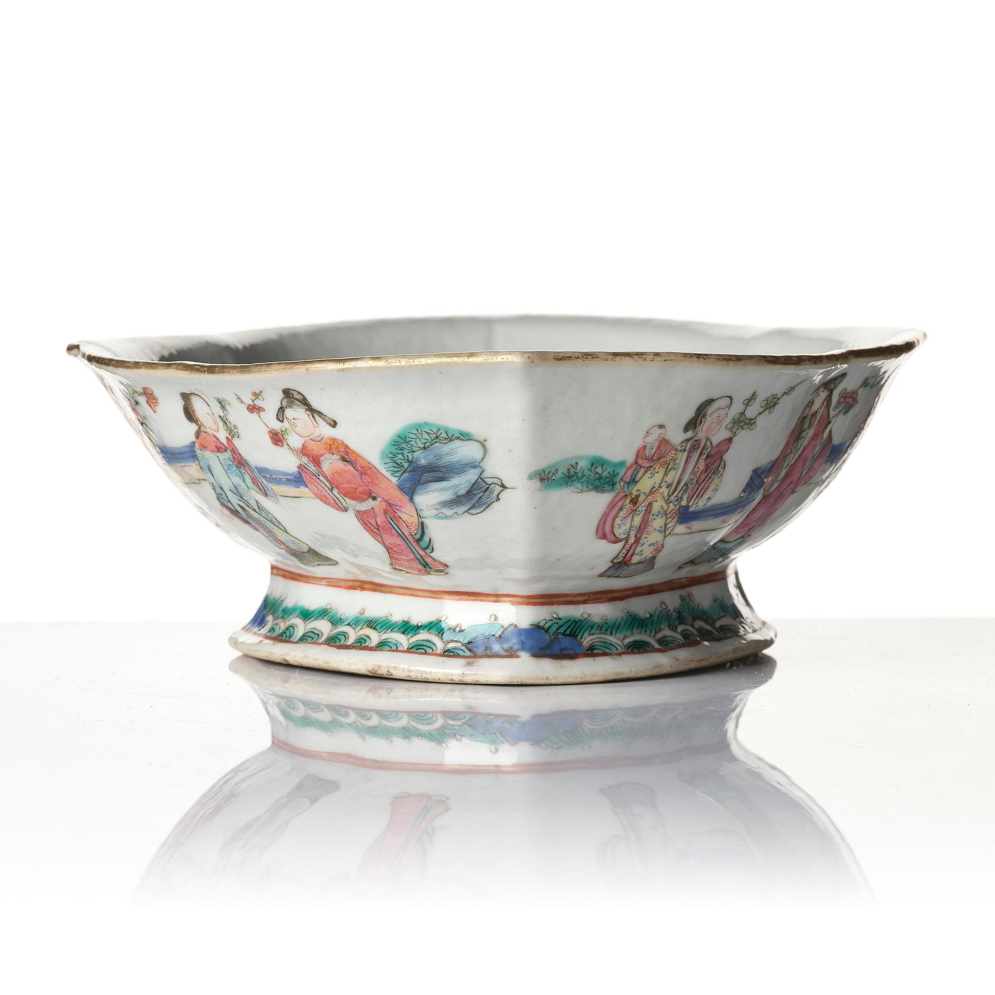 A group of three famille rose dishes, late Qing dynasty.