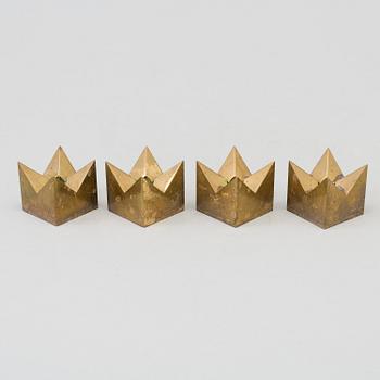 PIERRE FORSELL, ljusstakar, 4 st, mässing, "Kronan", Skultuna.