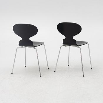 Arne Jacobsen, stolar, ett par, "Myran", Fritz Hansen, Danmark, 2018.