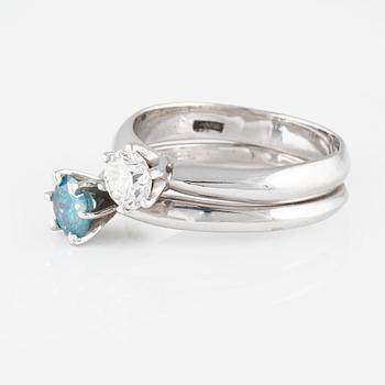 RING, 14K vitguld med 2 briljantslipade diamanter ca 1.20 ct. Vikt 7,7 gram.