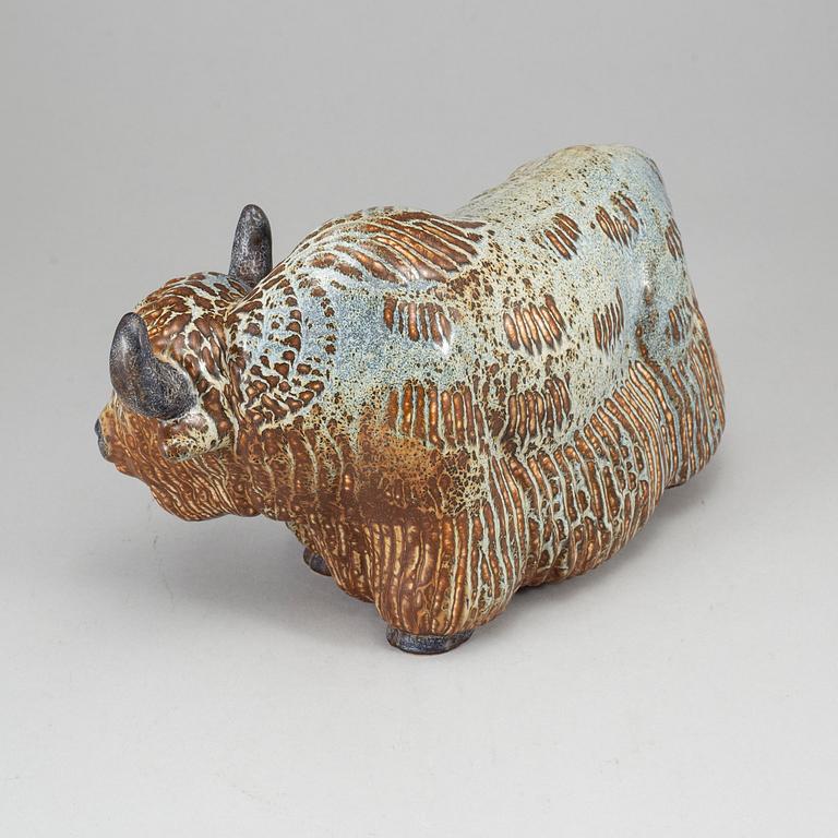 GUNNAR NYLUND, a stoneware sculpture of a muskox, Rörstrand, Sweden.