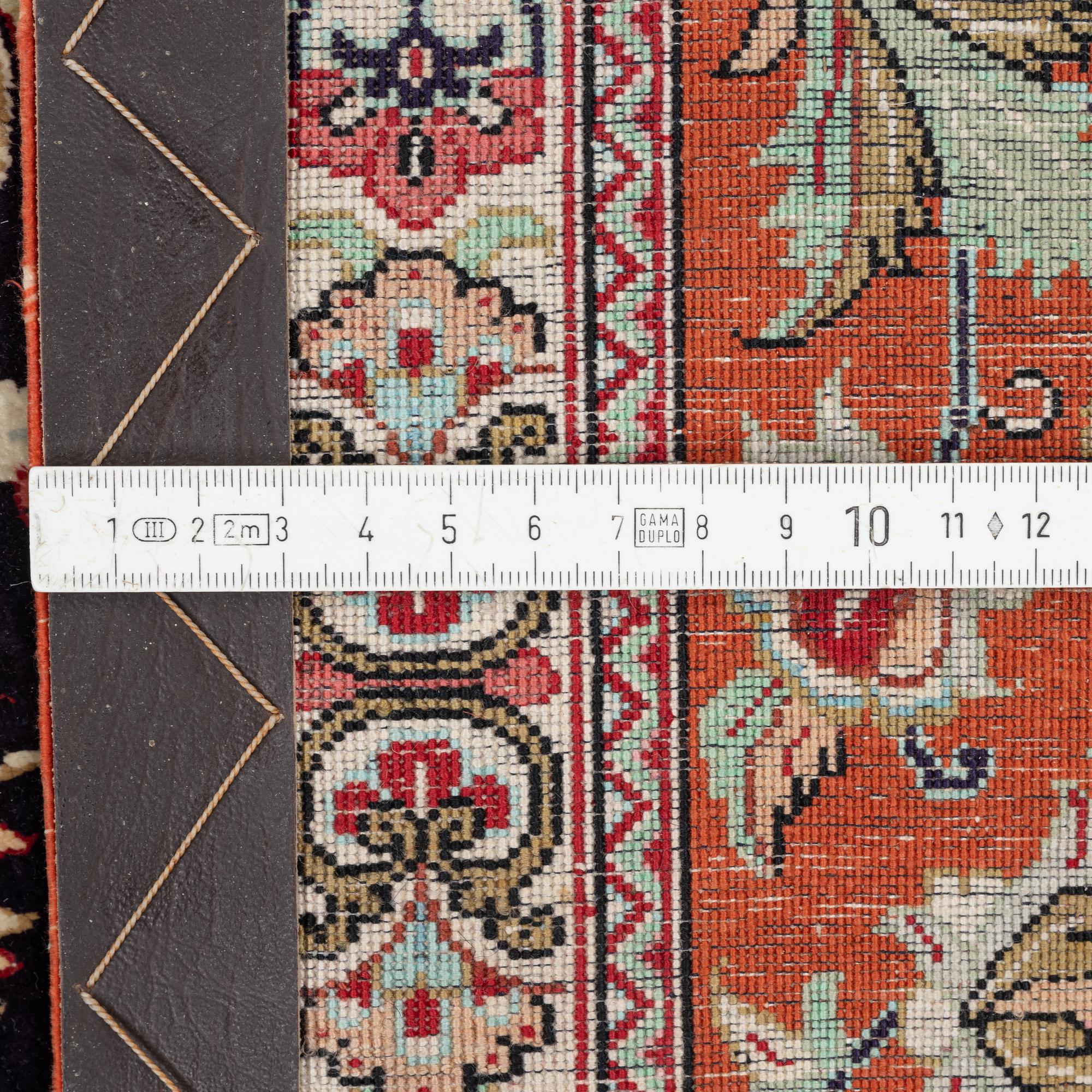 Matta, Gohm, silke ca 197 x 138 cm.