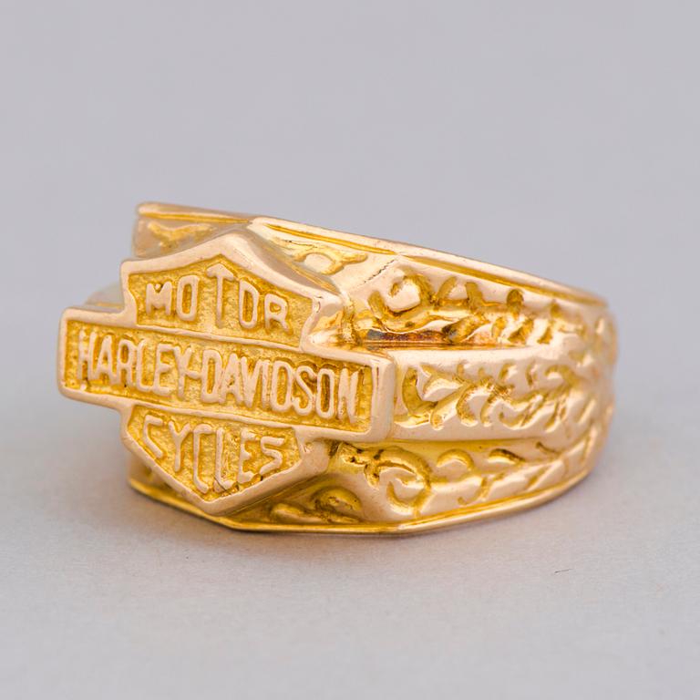 RING, 14K guld "Harley Davidson". Juha Tarnanen, Lahtis 2002.